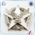 Promotion custom epoxy metal navy officer cap badge à vendre